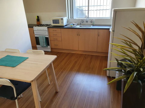 Value 2 Bed Villa Close To QEH + Airport + City + Beach - Darwin Holiday 3