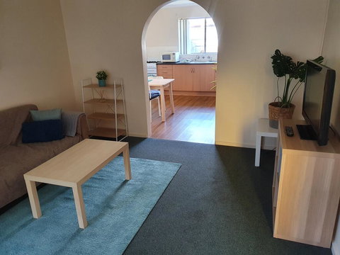 Value 2 Bed Villa Close To QEH + Airport + City + Beach - Darwin Holiday 2