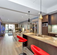 Venetian Canal Apartment-Close to Beaches and Marina - Darwin Holiday