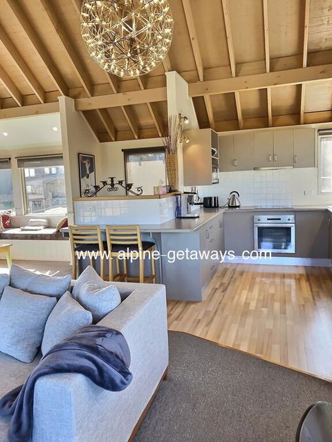 Vertical Limit - Darwin Holiday 3