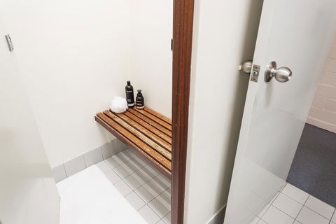 Vickery House 8 Bedroom Flat - Darwin Holiday 3