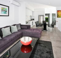 Views from Red Hill - Modern and Spacious Split-Level Executive 3BR Red Hill Apartment Close to CBD - Darwin Holiday
