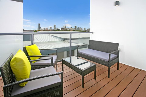 Views From Red Hill - Modern And Spacious Split-Level Executive 3BR Red Hill Apartment Close To CBD - Darwin Holiday 2