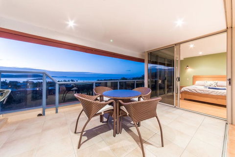 VIEWS ON ELSHEBY - Darwin Holiday 2