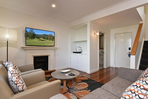 Villa 2br Grange Resort Condo Located Within Cypress Lakes Resort (nothing Is More Central) - Darwin Holiday 2