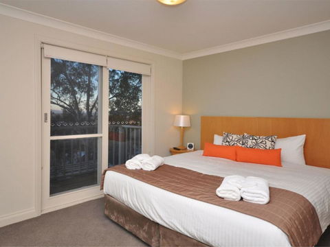 Villa 3br Bordeaux Resort Condo Located Within Cypress Lakes Resort (nothing Is More Central) - Darwin Holiday 2