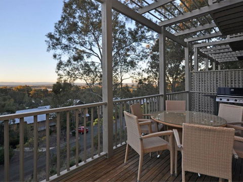 Villa 3br Bordeaux Resort Condo Located Within Cypress Lakes Resort (nothing Is More Central) - Darwin Holiday 0