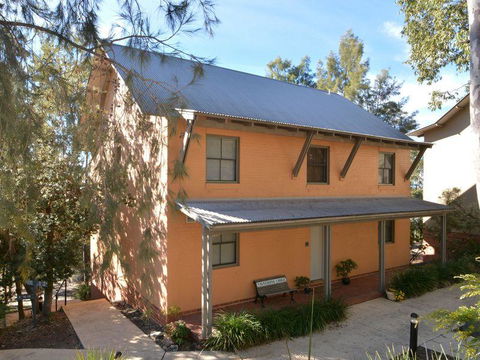 Villa 4br Vignerons Lodge Resort Condo Located Within Cypress Lakes Resort (nothing Is More Central) - Darwin Holiday 0