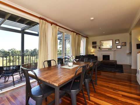 Villa Executive 2br Ferre Resort Condo Located Within Cypress Lakes Resort (nothing Is More Central) - Darwin Holiday 0