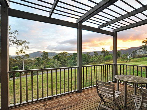 Villa Executive 2br Moscato Resort Condo Located Within Cypress Lakes Resort (nothing Is More Central) - Darwin Holiday 0