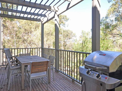 Villa Executive 2br Petit Verdot Resort Condo Located Within Cypress Lakes Resort (nothing Is More Central) - Darwin Holiday 0