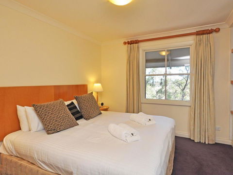 Villa Executive 2br Petit Verdot Resort Condo Located Within Cypress Lakes Resort (nothing Is More Central) - Darwin Holiday 3