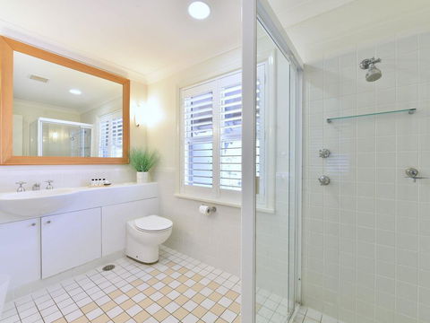 Villa Executive 2br Quattro Resort Condo Located Within Cypress Lakes Resort (nothing Is More Central) - Darwin Holiday 3