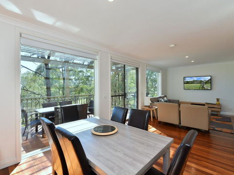 Villa Executive 2br Quattro Resort Condo Located Within Cypress Lakes Resort (nothing Is More Central) - Darwin Holiday 2