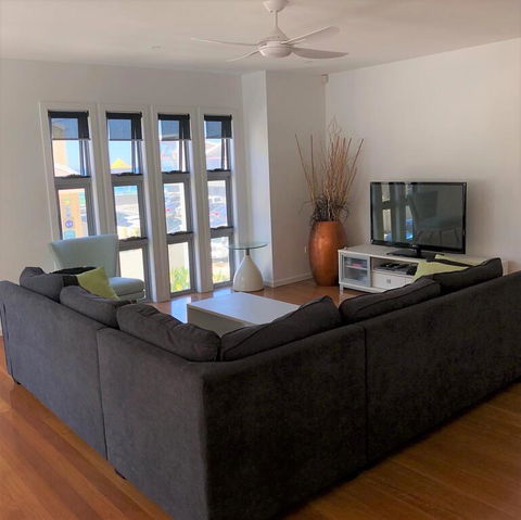 Villa Garfield Surfers Paradise - Darwin Holiday 2