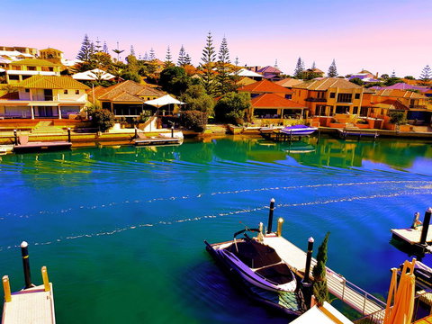 Villa Port Grimaud On Bouvard Island - Darwin Holiday 1