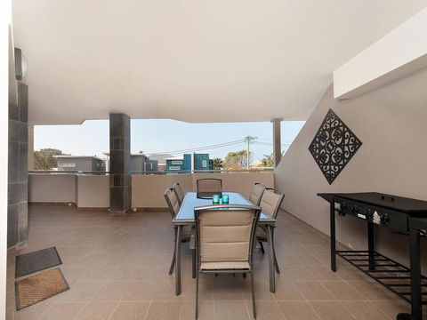 Villa Serene @ Fingal Bay - Darwin Holiday 3