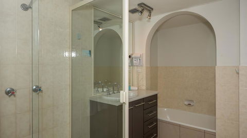 Viscount On The Beach - Darwin Holiday 1