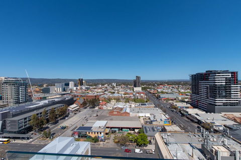 Vision On Morphett Adelaide Central - Darwin Holiday 2