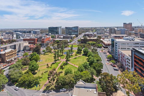 Vision On Morphett Adelaide Central - Darwin Holiday 3