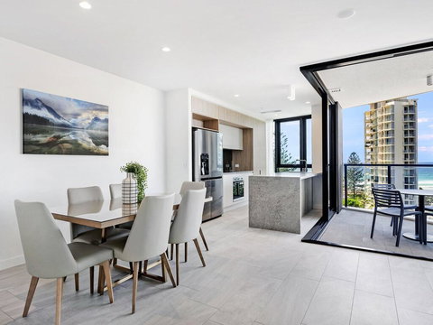 Vue Broadbeach Private 2 Bed Ocean View - Darwin Holiday 0