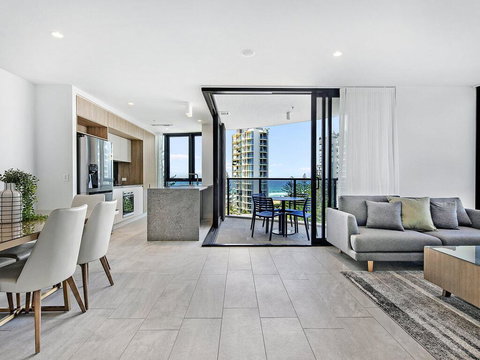Vue Broadbeach Private 2 Bed Ocean View - Darwin Holiday 1