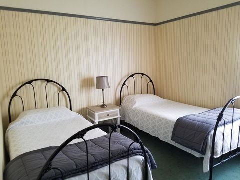 Wagga Wagga Country Cottages - Darwin Holiday 3