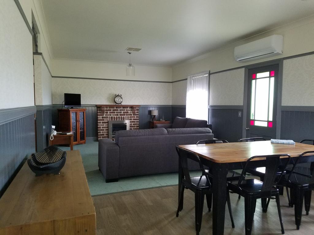 Bourkelands NSW Darwin Holiday