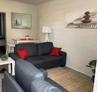 Walk to Lamberts Beach with Wi-fi and Netflix - Darwin Holiday