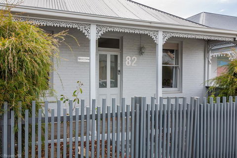 Walk To Salamanca, Queens Cottage LUX 3bdm Queens Cottage - Darwin Holiday 3
