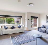 Walling-Clifton Gardens - backing onto golf course - Darwin Holiday