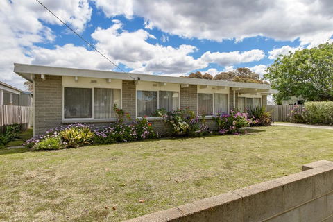 Wander On Bulmer - Darwin Holiday 1