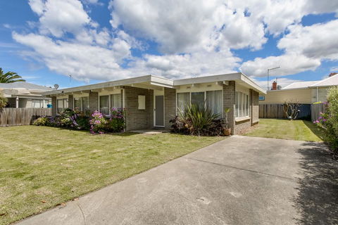 Wander On Bulmer - Darwin Holiday 0