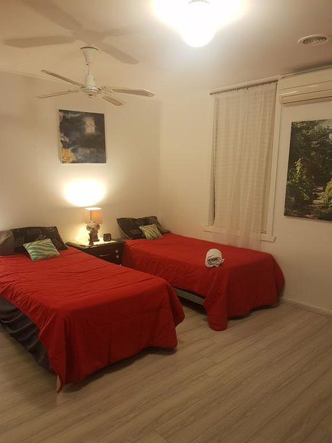 Warm Friendly Family Environment In Braybrook - Darwin Holiday 0