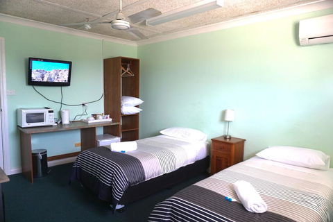 Warners Bay Hotel - Darwin Holiday 3