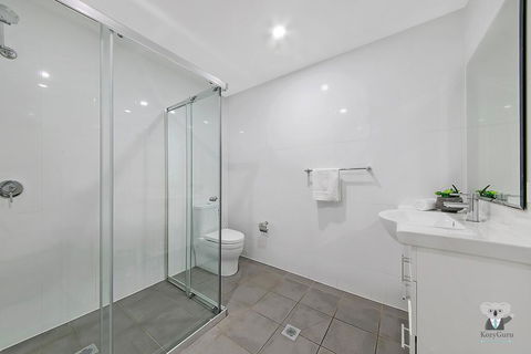 WARRICK FRAM 3 BEDS APT FREE PARKING WALK TO WESTFIELD CLOSE TO HOSPITAL NWF003 - Darwin Holiday 3