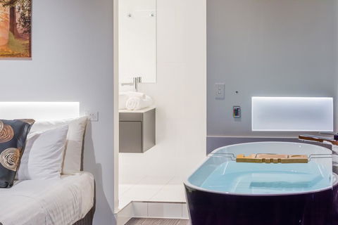 Waterfall Springs Retreat - Darwin Holiday 0