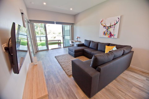 Waterfront Apartments - Darwin Holiday 0