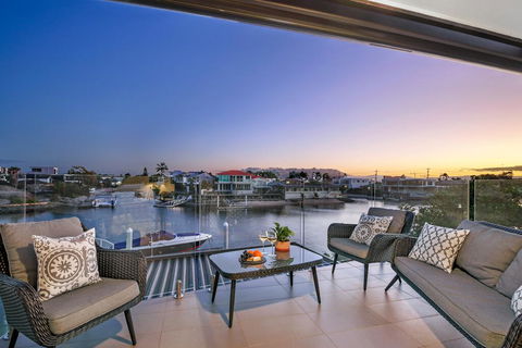 Waterfront Boutique Apartment - Personal Concierge - Darwin Holiday 1
