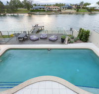 Waterfront Entertainer - Darwin Holiday