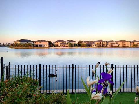 Waterfront Grand Villa For Big Group - Darwin Holiday 1