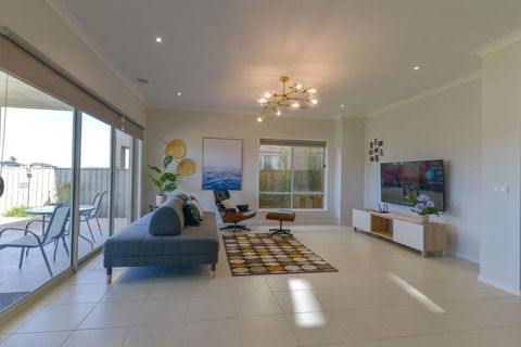 Waterfront Grand Villa For Big Group - Darwin Holiday 0