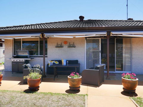 Waterfront Haven With Jetty, Mooring And WiFI - Darwin Holiday 1