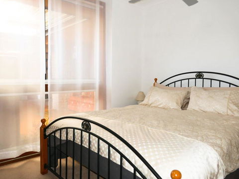 Waterfront Haven With Jetty, Mooring And WiFI - Darwin Holiday 3