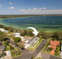 Waterfront Serenity - Luxury home with Grand Views - Darwin Holiday