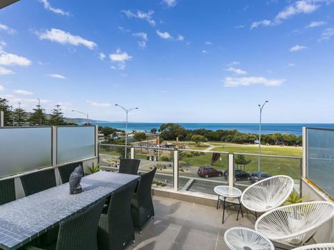 WATERFRONT THREE- In The Heart Of Lorne - Darwin Holiday 0