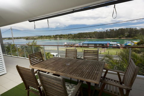 Waterline 202 - Darwin Holiday 1