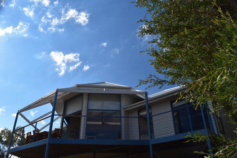 Waterline Holiday Home - Darwin Holiday 1