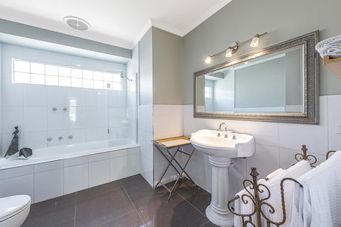 Amelina Cottages - Darwin Holiday 10