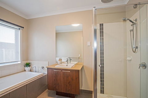 Nautical Rise Torquay - Darwin Holiday 20